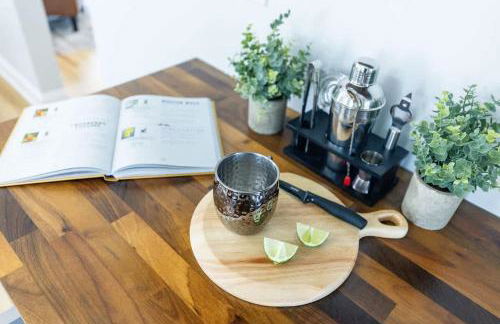 Jennifer's Broadway Cozy Gem w Fireplace King Bed - Foto 4