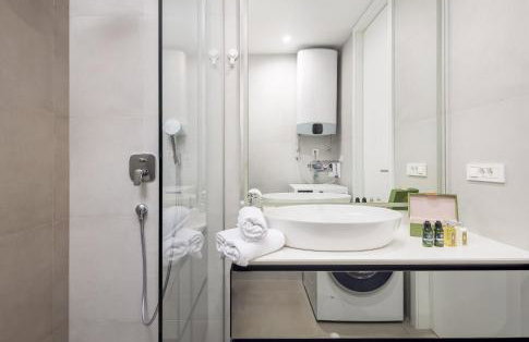 New LUXURY apartment with sea view and PRIVATE heated pool, 50m from the beach - Foto 33