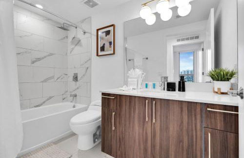 Brickell Border 3BR by Untitled Stay - Photo 46