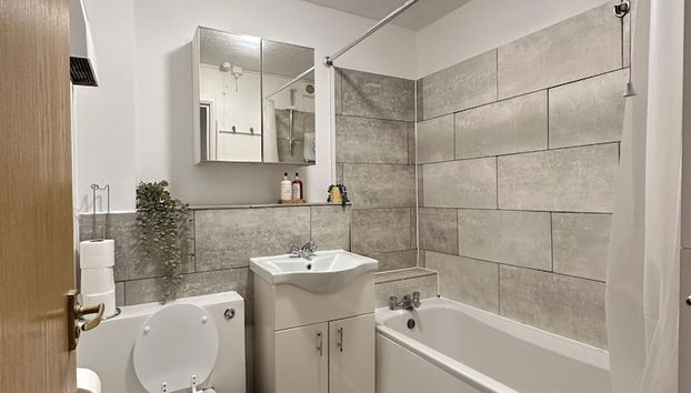 North London Cozy Apartment Retreat - Foto 4, Casa de banho