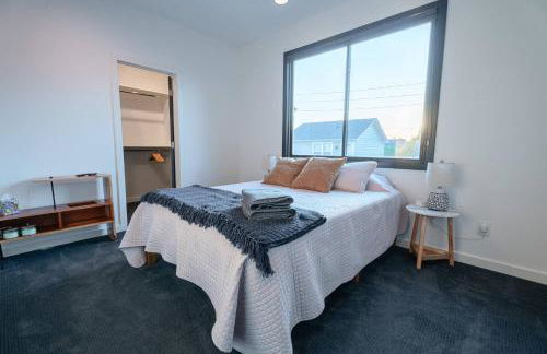 3 bed 3 bath Modern Luxury Home with Hot Tub and Rooftop Patio - Foto 32