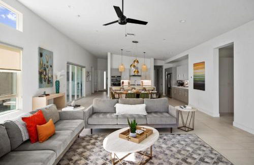 1 mi from Tennis Garden - Corn hole - Pool Access - Foto 1