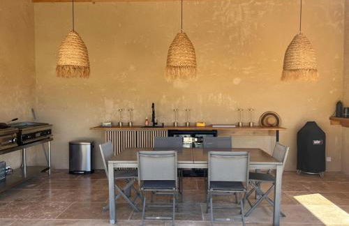 Superbe Mas Provençal rénové avec piscine, billard et climatisation à Paradou - Foto 15