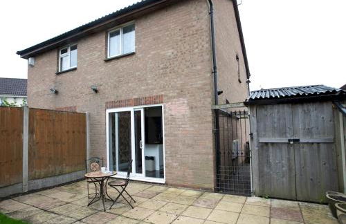 Charming Home - Free Parking - Private Garden - Pass the Keys - Foto 47