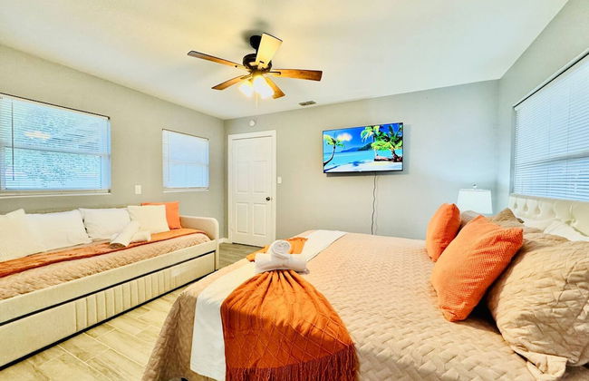 Tranquil Retreat King Bed Office Patio - Foto 1