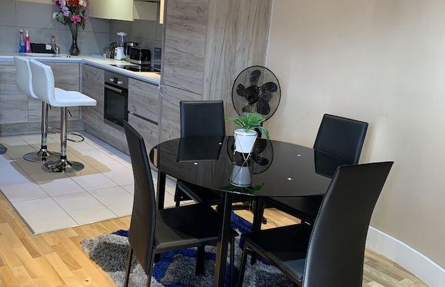 Charming 2-bed Apartment in Kingston Upon Thames - Foto 31