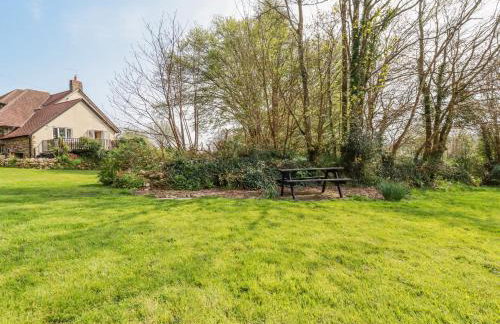 Little Oaklands - Photo 16