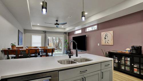 Walk to Bars and Restaurants in Fountain Square - Foto 5