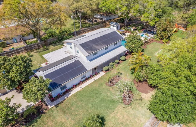 Luxe Largo Retreat: Pool, Games, Basketball & More - Foto 72