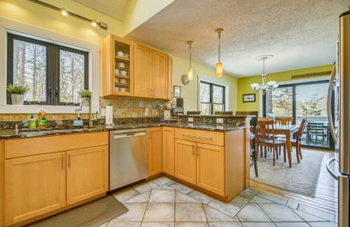 Groups Welcome! Lakefront Gem with Dock in Greenwood - Foto 8