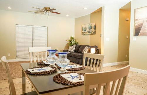 Cozy 3BR 2BA Retreat, Fast Wi-Fi, Free Parking -A- - Foto 7
