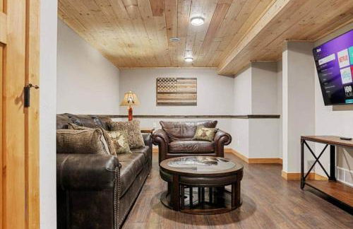 Luxury Lodge on 40 Private Acres • HUMM Sauna • Party Barn • - Foto 30