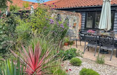 Modern two bed barn in Happisburgh - dog friendly - close to beach - Photo 33