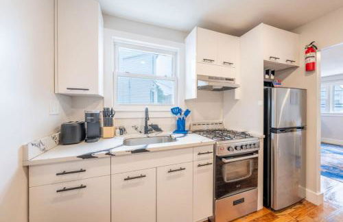 Modern 2BR 8 mins to Penn Station with WiFi Laundry - Foto 22