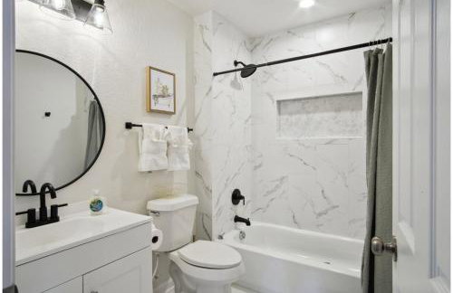 Stylish Spacious Comfort 4BR3BA Downtown Gem - Foto 17