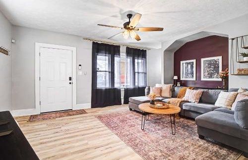 Newly Renovated and Designed Near Downtown - Foto 12