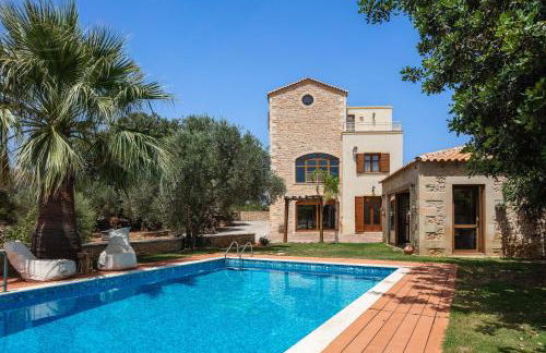 Saridakis Villa, Multi-Generational Escape & Pool, By ThinkVilla - Foto 13