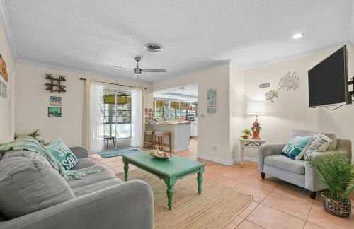 Golf Cart-Jacuzzi-Surfing Abode on Hutchinson Island - Foto 32