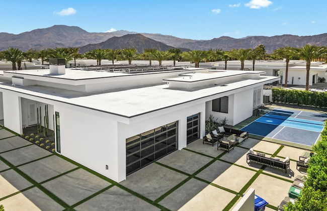 Villa Sleeps 17 w/ Pool, Firepit, Putting Green Bravo Villa 3 by Avantstay - Foto 37