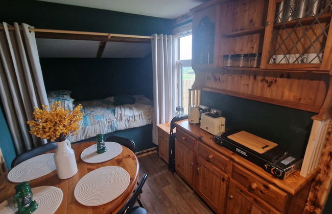 Sea View hut Sleeps 4/6 - Photo 10