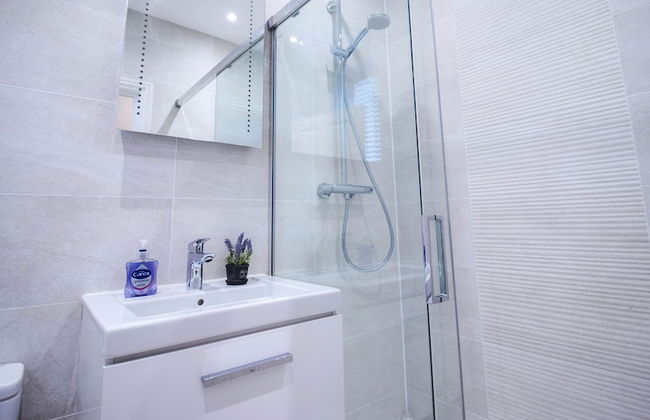 2 Bed 1 Bath Town Center Apartment - Foto 25