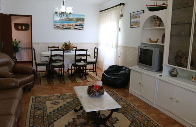 3 Bedroom Apartment in a Ground Floor of a Vila Wseparate Kitchen Living Room - Foto 24