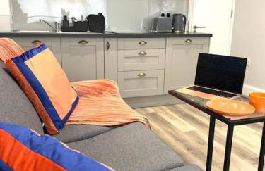 Stunning 1-bedroom annexe flat with own entrance near London - Photo 23