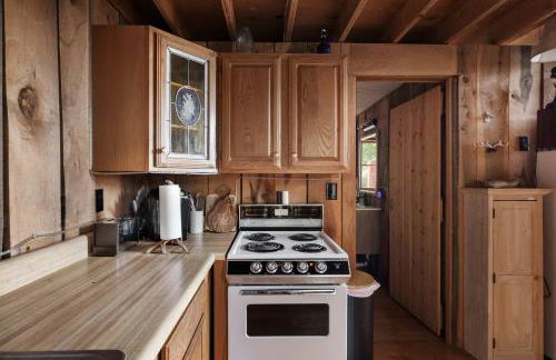 Stunning Mountain Views w Deck & Grill on 5 Acres! - Foto 27