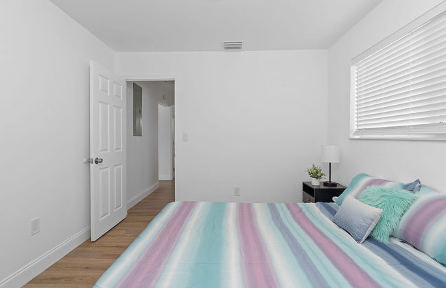 Dreamy 4BR Getaway w Private Pool Luxe Patio in Miramar - Foto 25