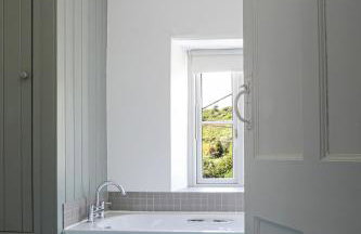Coastguard Cottage - set in an elevated position with fabulous views overlooking Portloe - Photo 18