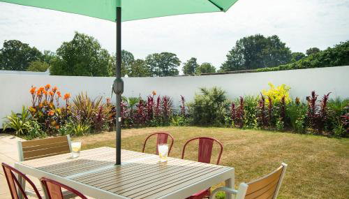 Art Deco Coastal Apartment with Private Garden - Foto 3, Garden