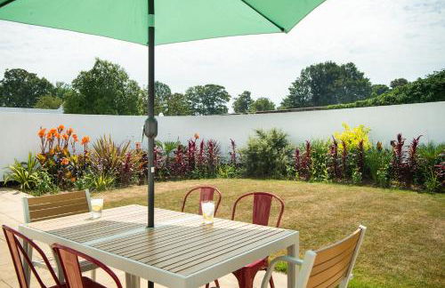 Art Deco Coastal Apartment with Private Garden - Foto 3