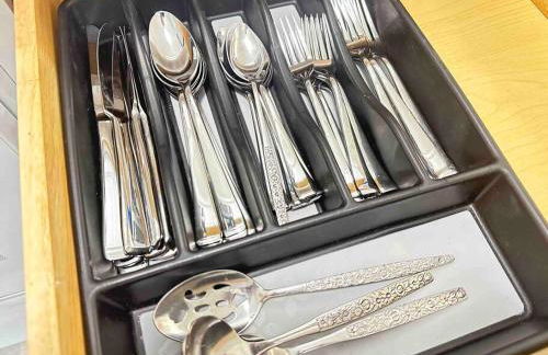 Fresh & Comfy House with Hot Tub, Pool Table, & BBQ - Foto 9