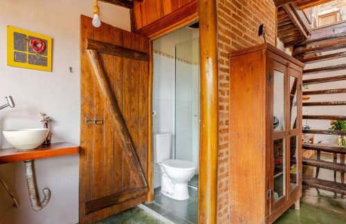 Casa de Hospedes Chalé Rustico com Banheira e Piscina Privativa a 1h de SP Espaço Totalmente Privativo - Foto 16