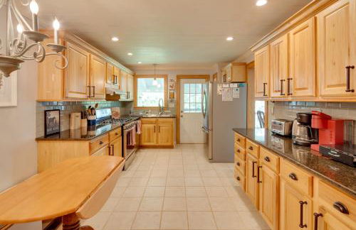 Getaway with Guest House - 6 Mi to Lake Glenville! - Foto 11