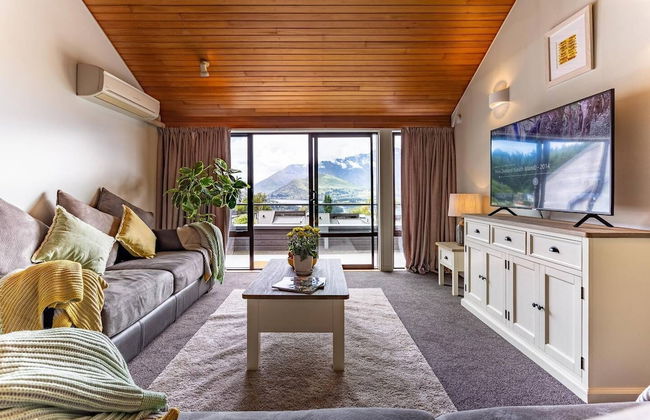 Spacious Lake View Alpine Townhouse Walk TO Town - Foto 25