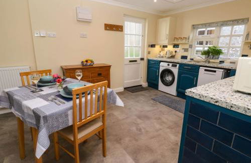 Little Acorns - Photo 11