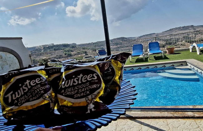 Modern 4-bed Home in Ix-xaghra, Valley View Pool - Foto 15