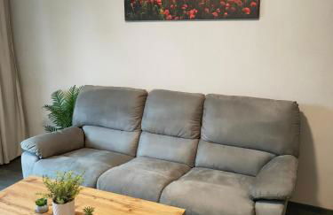 Large Central Apartment - MODERN & Fully Equipped - near fair - Foto 8