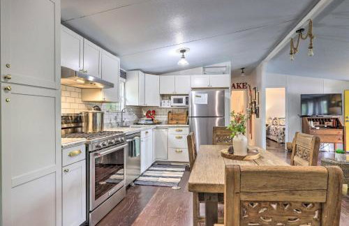 Lakefront Sparta Home Fire Pit, Dock and Kayak - Foto 7