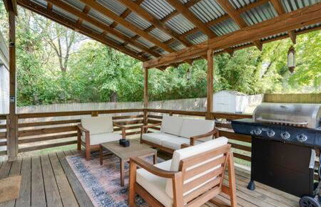 1-Story Home, Fenced Yard, Grill, Firepit, Parking, Sleeps 10, Pet-Friendly, Smart TVs, 10 Mins to Nissan Stadium & Five Points, Cozy Bedrooms, Outdoor Fun, Perfect for Families & Groups - Foto 12