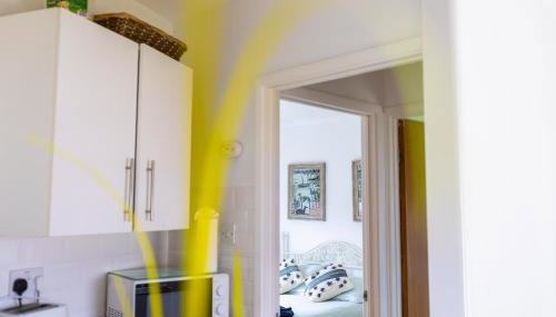 Sea View Holiday Chalet, access to sandy beach - Pets go free - Foto 2