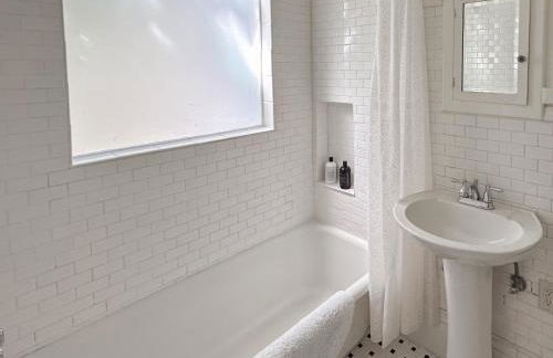 Adorable 1920s home near UF stadium sleeps 10 - Foto 23