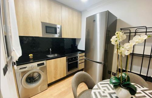 AH - Estudio Moderno en Madrid Río a 10 Min del Centro - Photo 3