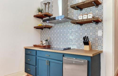 Elegant Renovated House With Relaxing Courtyard - Near FQ - Foto 12