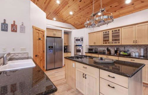 Hillside Hideaway - game rm - master spa - Luxury - Foto 8