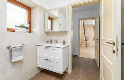 Cozy Home In Rojnici With Wifi - Photo 35