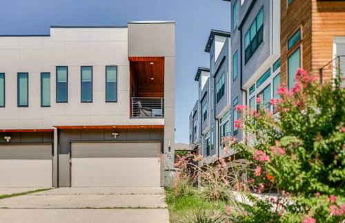 Uptown Modern with Private Patio & 1Gbps Wi-Fi - Foto 57