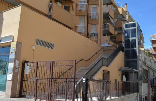 Open Space Centralissimo Nettuno fronte Porto - Foto 27