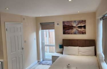 Beautiful private en-suite room with its own entry - Foto 1